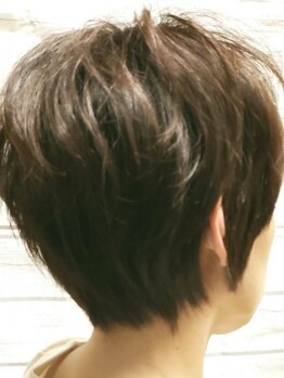 ワールド美容室の写真/暗くなりがちな白髪染を明るく！美しく！オシャレに！色味や明るさを豊富にご用意しています♪