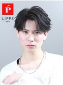 フェザーパーマツーブロックショート黒髪センターパート