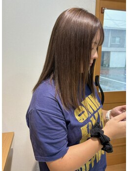 活かす/ぼかすが最適解！白髪もおしゃれに楽しめる、ぼかし/脱白髪染めハイライトをご提案します♪