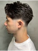 サイドパート 黒髪 フェードカット ビジネスヘア メンズカット
