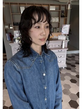 リベラル(liberal) 大人ナチュラルウルフパーマ