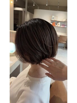 シンルヌア(Shin Lunua) 大人ショートボブ