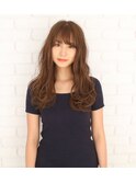 流しバングがかわいいナチュラルカール