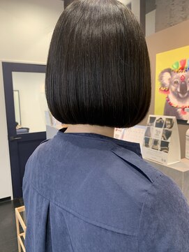 アルコイリスバイドールヘアー(ARCOIRIS by Dollhair) ダークアッシュストカール暖色系カラーグラボブ都島髪質改善大阪
