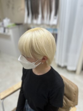 カリーナ(CARINA) ホワイトカラー/抜きっぱなしホワイトブロンド