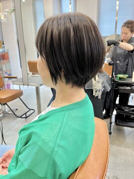 セム(sem) ショートボブ×白髪ぼかしハイライト×髪質改善カラー