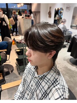 ネオリーブクレア 綱島店(Neolive Krea) 韓国風センターパート×毛流れパーマ