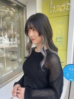 エイトヘアー(8 HAIR)&nbsp;インナーカラー シルバーグレー×ロング