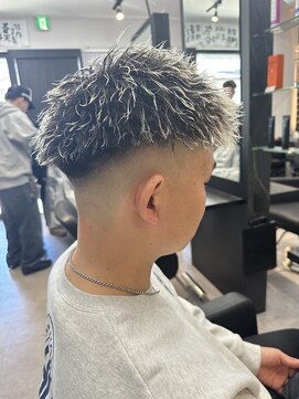 メンズ ラピス 横浜店(Men’sLapis) 大人気のメッシュツイスパ