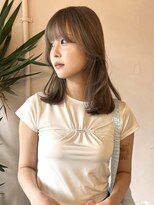 イル(iru)&nbsp;オリーブグレージュ　ミディアムレイヤー