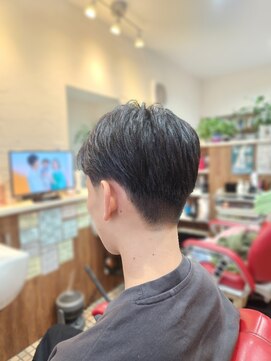 ヴイ メンズショート