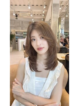 グランド(GRAND) ミディアム20代30代40代50代くびれヘアレイヤー前髪なし表参道