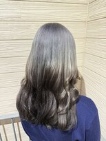 アン ブリーチ 大宮駅東口店(UN BLEACH)&nbsp;ブリーチ２回シルバーグレールーツカラー♪