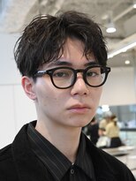 バイフィフス 原宿/表参道(by fifth)&nbsp;緩め波巻きスパイラルパーマシャドウパーマメンズセンターパート