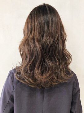 アルバム 新宿(ALBUM SHINJUKU) カーキベージュ_ハイライトカラーセミウェットウェーブ_ba249174