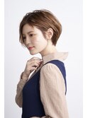 20代シースルーバングハイライトオリーブカラーショートボブ