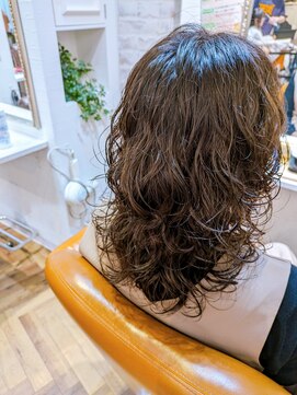 パーフェクトビューティーイチリュウエスエス(perfect beauty ichiryu SS) オシャレ感漂うカーリーヘアー