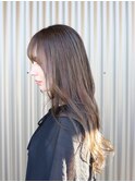 透明感ロングウェーブヘア