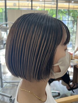 トロンヘアー(tronc hair) ミニボブxパラパラブリーチ