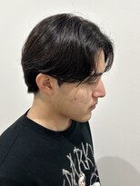 ヒュイル バイ ニアウ(Hwyl by Niau)&nbsp;センターパートメンズカットパーマブラウンカラーニュアンス