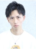 黒髪刈り上げショート