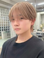 渋谷メンズブリーチカラーミルクティーベージュセンターパート