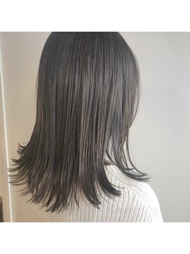 グリーン 渋谷(green) 【MANA】アイスグレー×外ハネストレート