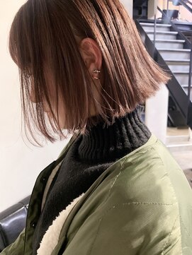 アリー 原宿 表参道(ALLY) [ALLY阿部]大人気のミルクティーベージュ×切りっぱなしミディ