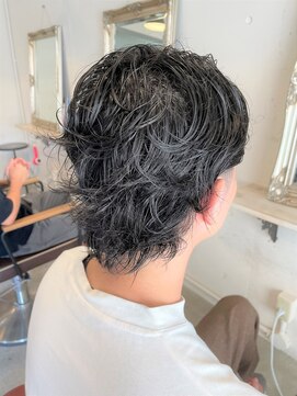 アンティコ(Antico) ツーブロックウルフスパイラルパーマ流行モテ髪マッシュ束感