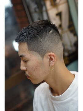タイト スワッグ バーバーワークス(TIGHT SWAG BARBERWORKS) スキンフェード×クロップ
