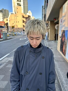 ブリックバイブレイス 千葉 千葉中央(brick by brace) ホワイトカラー×スパイキーショート