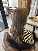 オリーブベージュ