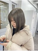 オリーブグレージュ