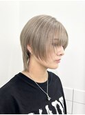 ショートボブ × ミルクティーカラー