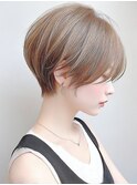 ショート　前髪あり　レイヤーカット　アッシュカラー　20代30代
