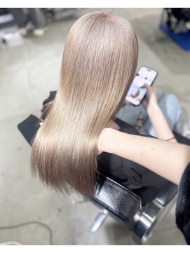 シェノン 心斎橋(CHAINON) ミルクティーベージュ