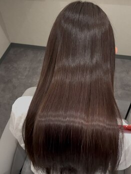 フィーリングアンドイージー(feeling & easy)の写真/≪都会的な隠れ家サロン≫をコンセプトとした、髪質改善特化サロン。[伊勢崎/髪質改善]