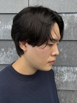 ヒュイル バイ ニアウ(Hwyl by Niau) メンズマッシュセンターパートスパイラルパーマニュアンスパーマ