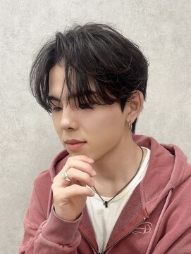 ジーナ 天神(Zina) 【福岡/天神/メンズカット】韓国風シースルーセンターパート