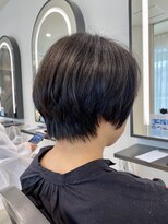 メゾンブラン 川西阪急店(Maison Blanc)&nbsp;黒髪でも柔らかく見せるコンパクトショート