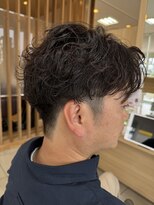 カイノ メンズサロン 金剛店(KAINO)&nbsp;無造作な動きで決まる大人メンズパーマ