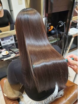 アウラ 小杉店(AULA)の写真/今までにない髪質改善で、髪の芯から美しく。お客様一人ひとりに合わせたトリートメントをご提案します。
