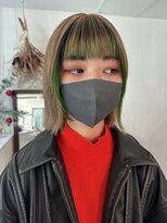 イリ 梅田(ili) ブロンド×グリーン 【バングインナー】