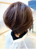 20代30代40代ハイライトひし形ショートボブレイヤーカット