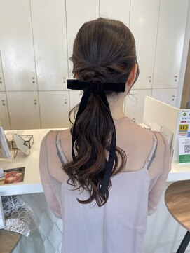 カシェ シモムラ(Cashe'e SHIMOMURA) ローポニーヘアセット