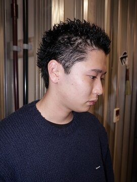 メリケンバーバーショップ トーキョー(MERICAN BARBERSHOP TYO) BURGメンズカットアップバングスパイキーショートスキンフェード