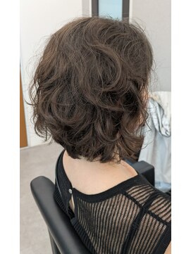アルトス 浦和(ARTS) 動きのあるパーマスタイル