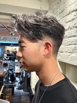 エイトメン 北千住店(EIGHT MEN) 刈り上げ外国人風センターパート