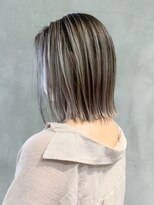 アイティー バイ アルバム 中野店(IT by ALBUM)&nbsp;バレイヤージュグラデーション_ホワイトアッシュ_ba305832