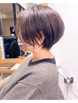 アヴァロン(AVALON) 絶壁解消×アッシュグレー×40代×前髪長め大人ショートボブ永